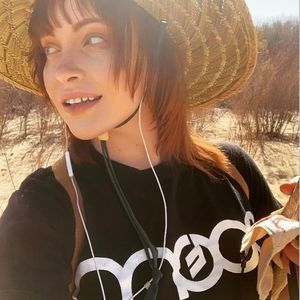 Meet your Posher, Abbey